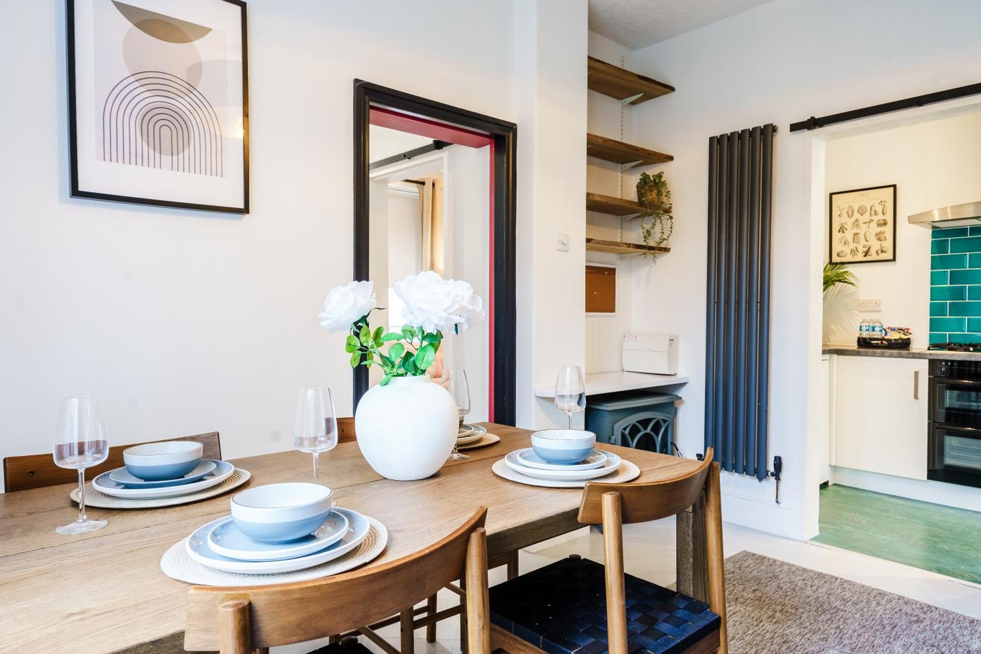 Inspohome Pontcanna Haven 2-bed House Garden Netflix Games Freeparking Cardiff